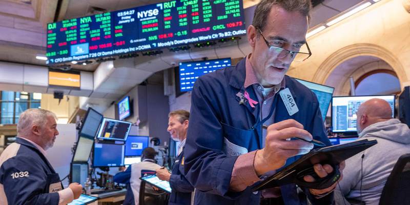 Financial Markets Signal Rising Recession Risk Amid Trade Uncertainty