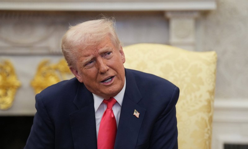 Trump Intensifies Tariff Rhetoric Targets EU and Smartphones